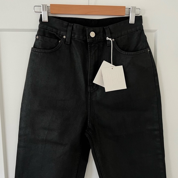 toteme Tapered Leg Denim - Picture 5 of 6